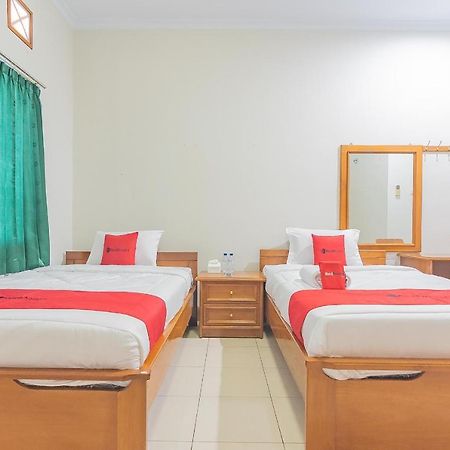 Reddoorz @ Pemuda Street Ξενοδοχείο Cirebon Εξωτερικό φωτογραφία