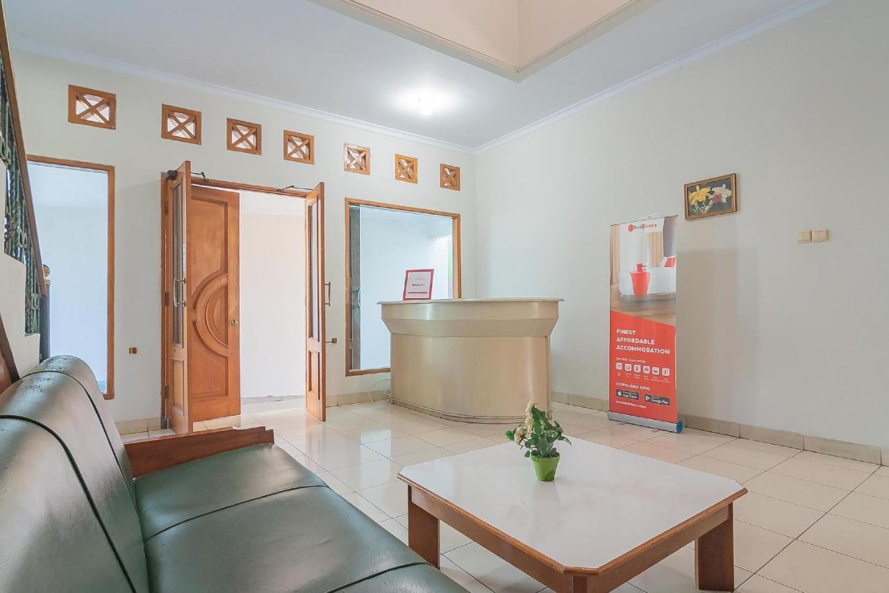 Reddoorz @ Pemuda Street Ξενοδοχείο Cirebon Εξωτερικό φωτογραφία