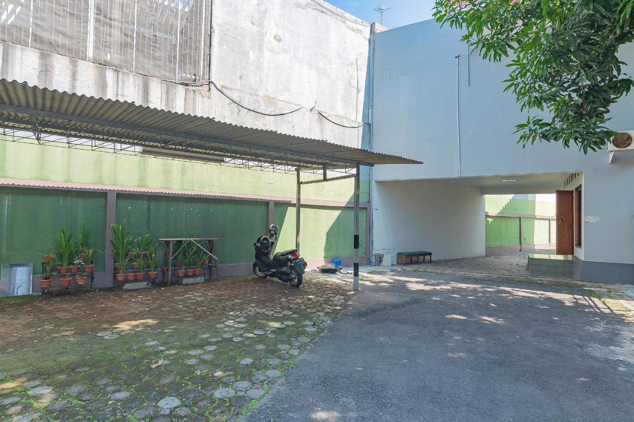 Reddoorz @ Pemuda Street Ξενοδοχείο Cirebon Εξωτερικό φωτογραφία