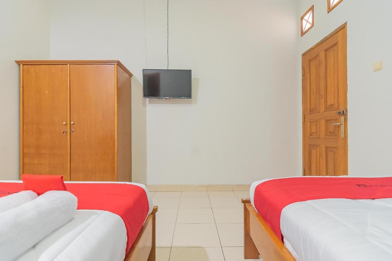 Reddoorz @ Pemuda Street Ξενοδοχείο Cirebon Εξωτερικό φωτογραφία